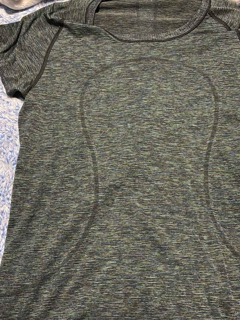 lululemon athletica Womens Short Sleeve Heathered Olive Performance Tee
